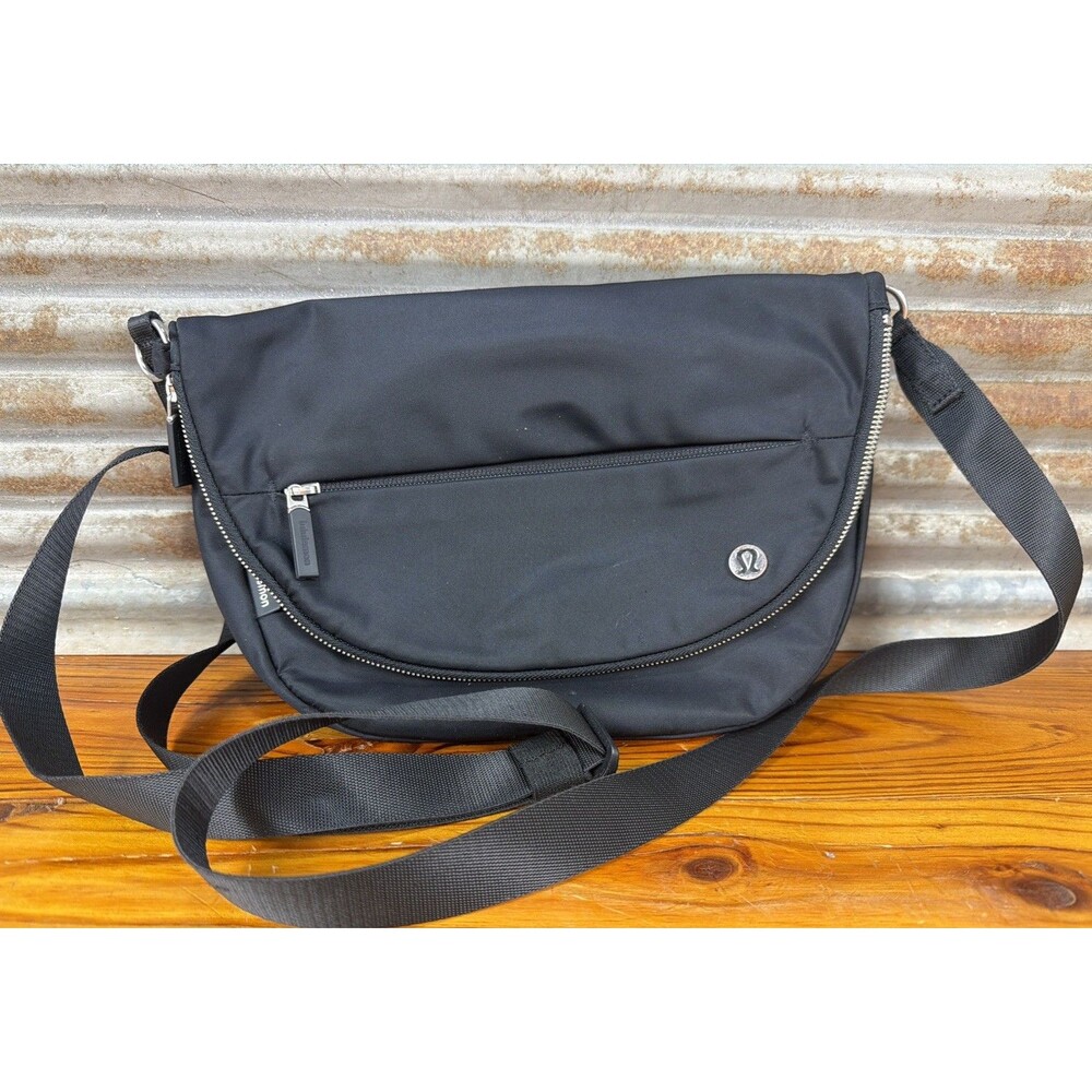 Lululemon All Night Festival Bag 5L Black Unisex Bag Crossbody